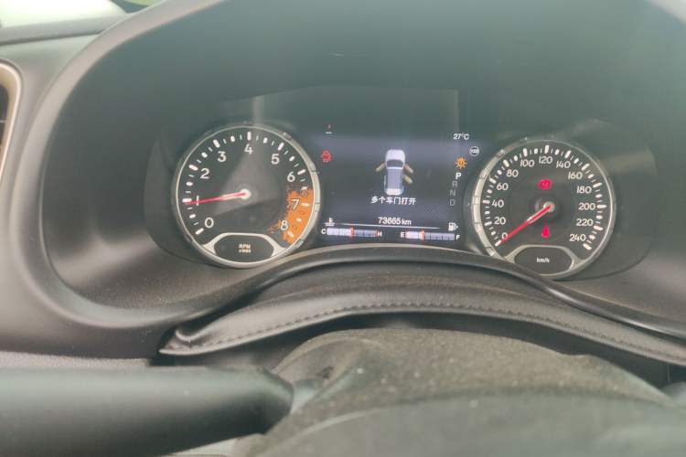 Used Jeep Renegade 2017 180T Automatic Smart Version Odometer Close Up