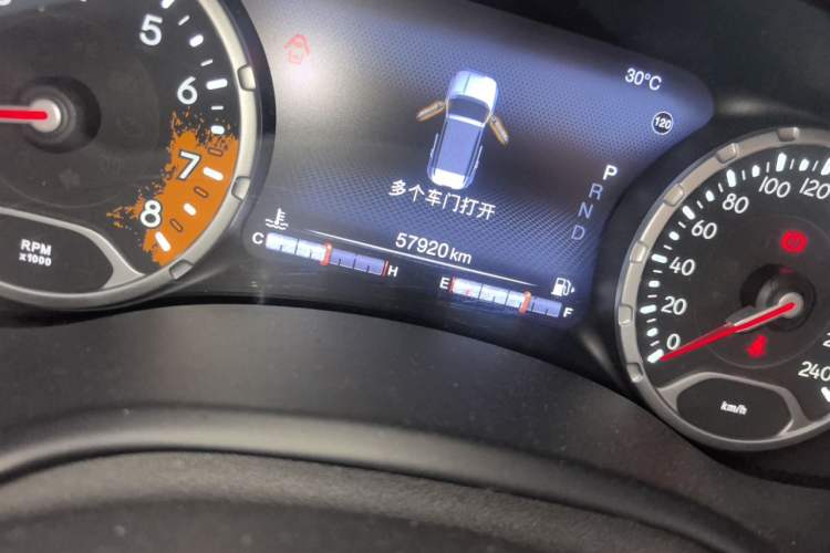 Used Jeep Renegade 2017 180TS Automatic All-Wheel Drive Versatile Edition Odometer Close Up