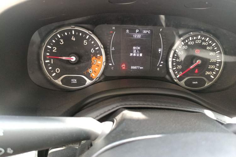 Used Jeep Renegade 2017 180T Automatic High-Energy Version Odometer Close Up