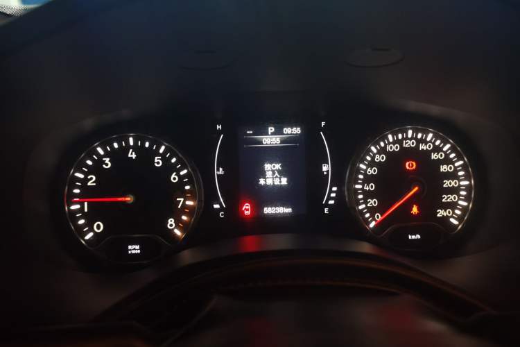 Used Jeep Renegade 2017 180T Automatic High-Energy Version Odometer Close Up