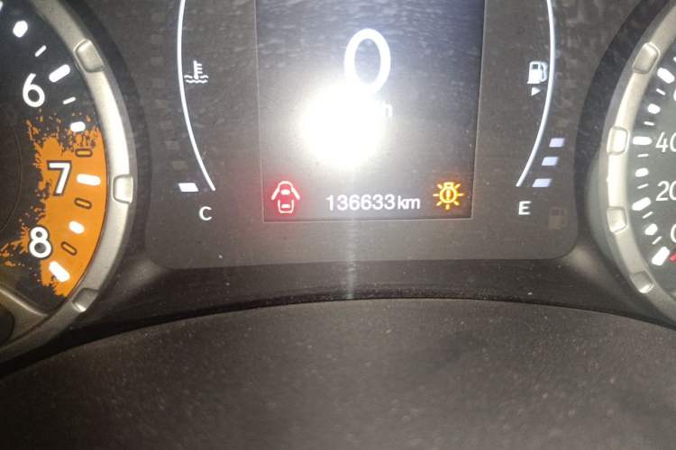 Used Jeep Renegade 2017 180T Automatic High-Energy Version Odometer Close Up
