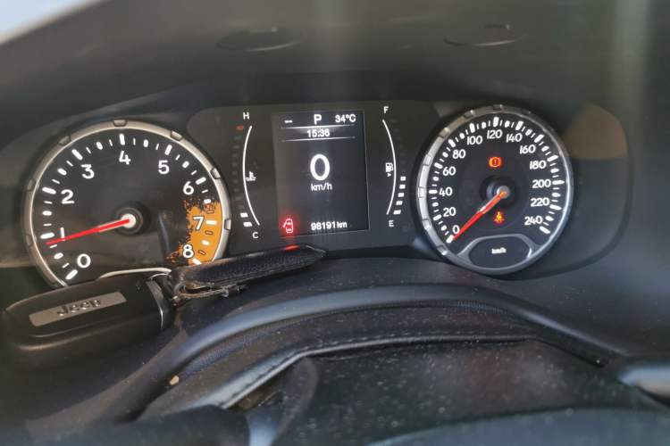 Used Jeep Renegade 2017 180TS Automatic Four-Wheel Drive Superior Edition Odometer Close Up