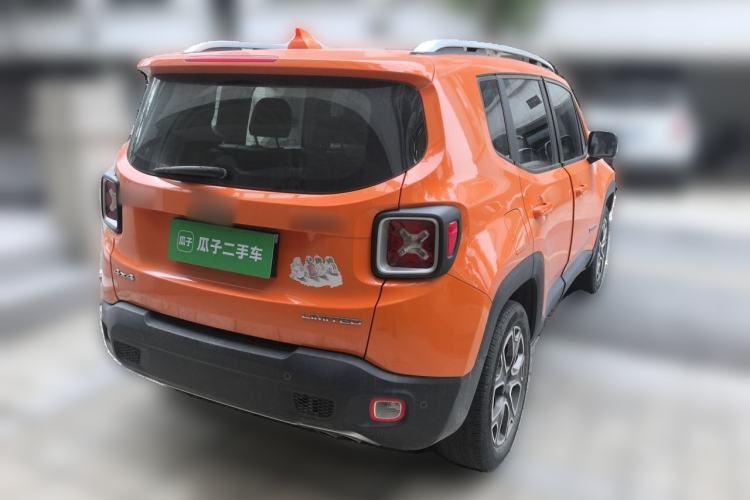 Used Jeep Renegade 2017 180TS Automatic All-Wheel Drive Versatile Edition Rear Right 45 Deg