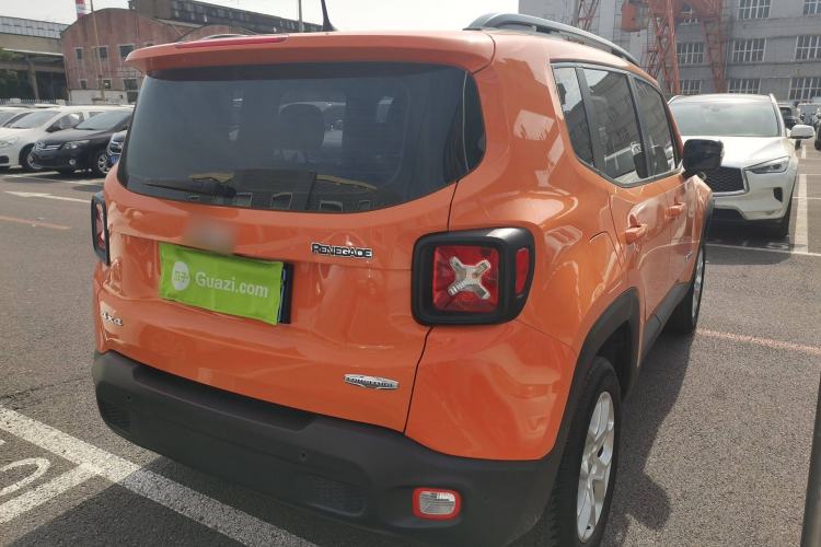 Used Jeep Renegade 2017 180TS Automatic Four-Wheel Drive Superior Edition Rear Right 45 Deg
