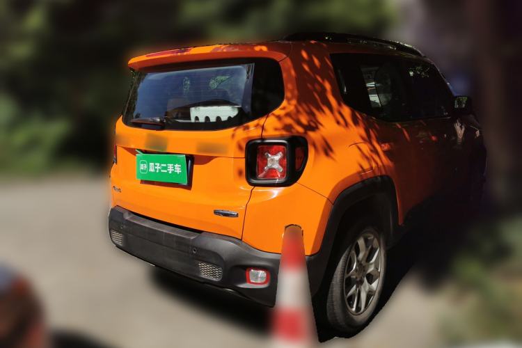 Used Jeep Renegade 2017 180TS Automatic Four-Wheel Drive Superior Edition Rear Right 45 Deg