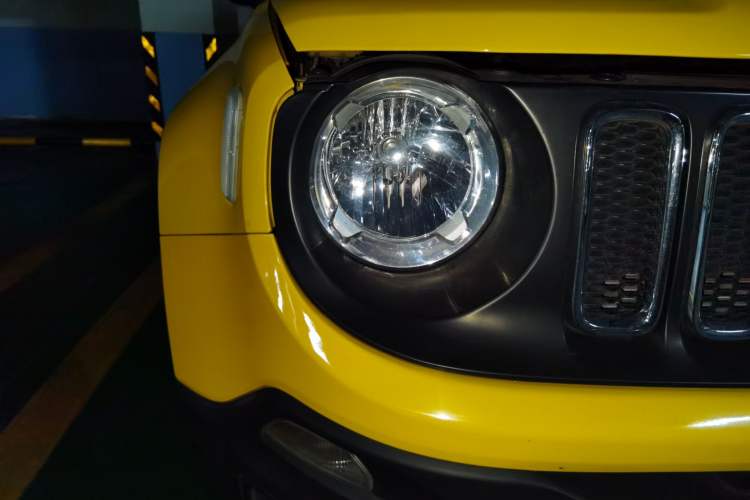 Used Jeep Renegade 2017 180T Automatic Kinetic Edition+ Right Front Headlight