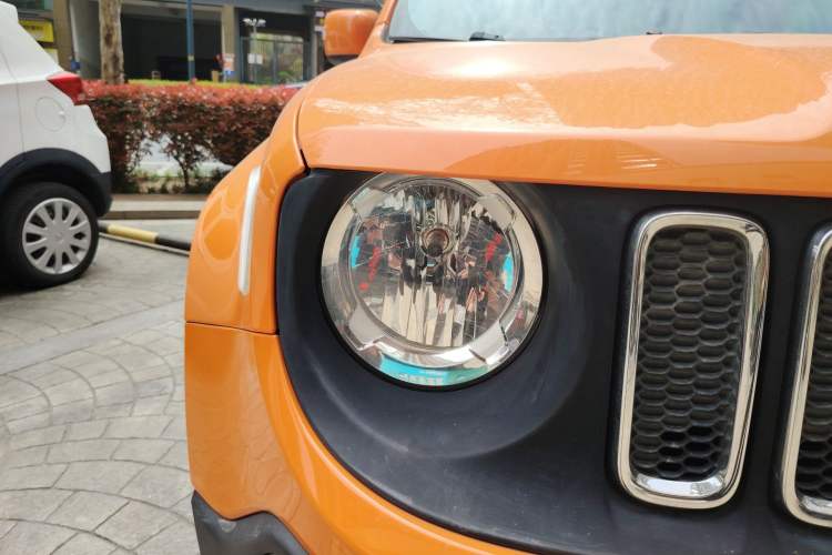 Used Jeep Renegade 2017 180T Automatic High-Energy Version Right Front Headlight