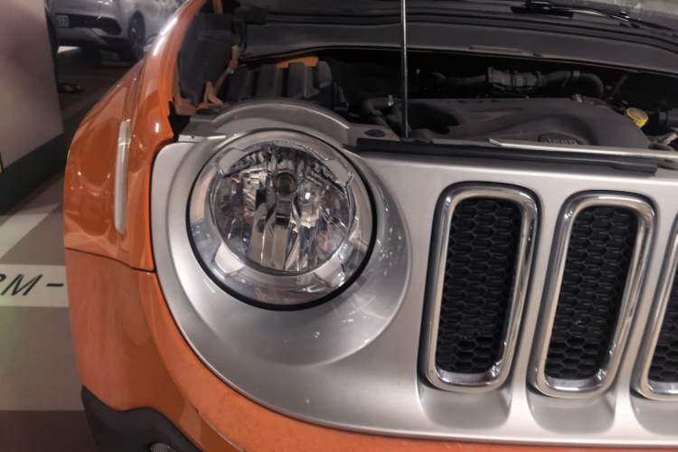 Used Jeep Renegade 2017 180T Automatic Smart Version Right Front Headlight