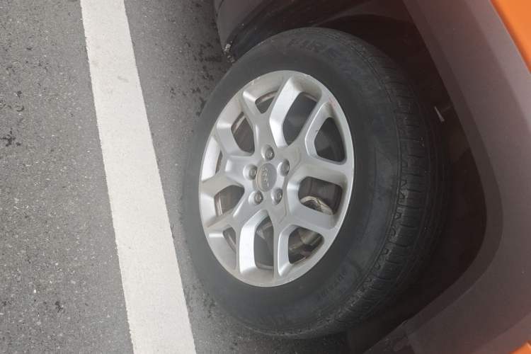 Used Jeep Renegade 2017 180T Automatic High-Energy Version Right Front Wheel Hub