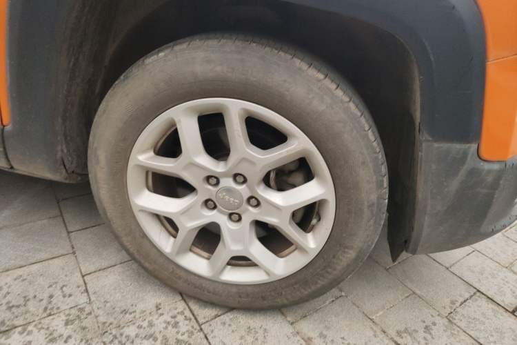 Used Jeep Renegade 2017 180T Automatic Jingneng Edition Right Front Wheel Hub