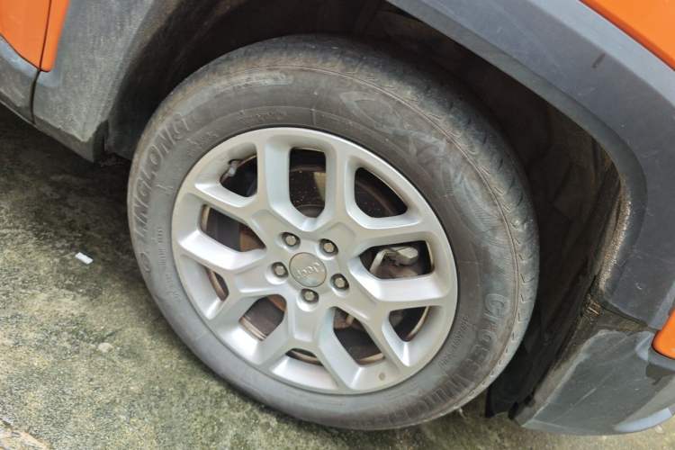 Used Jeep Renegade 2017 180T Automatic Jingneng Edition Right Front Wheel Hub
