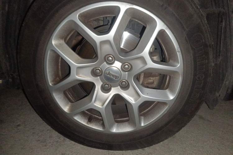 Used Jeep Renegade 2017 180T Automatic High-Energy Version Right Front Wheel Hub