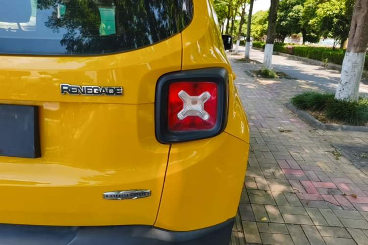 Used Jeep Renegade 2017 180T Automatic High-Energy Version Right Rear Taillight