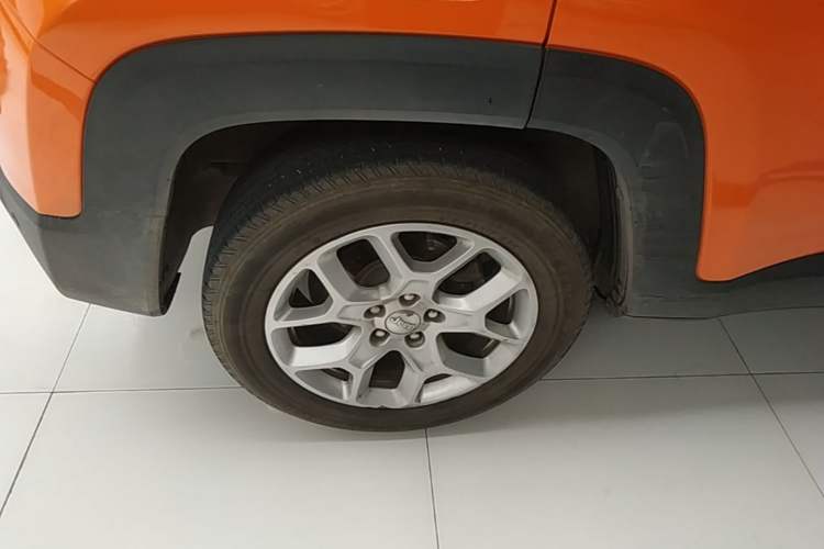 Used Jeep Renegade 2017 180T Automatic High-Energy Version Right Rear Wheel Hub