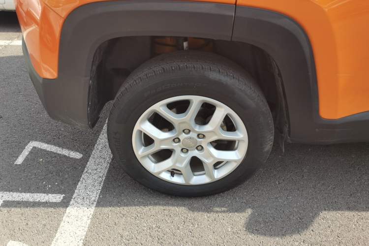 Used Jeep Renegade 2017 180TS Automatic Four-Wheel Drive Superior Edition Right Rear Wheel Hub