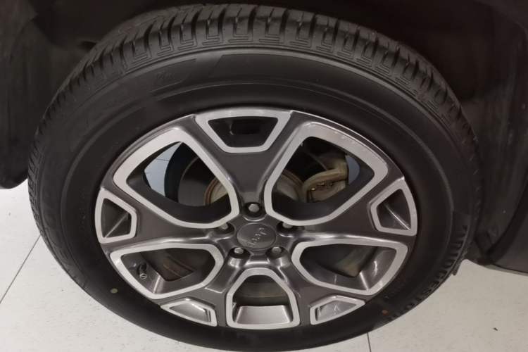 Used Jeep Renegade 2017 180T Automatic Smart Version Right Rear Wheel Hub