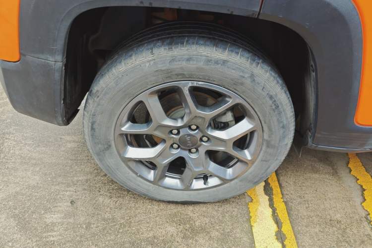 Used Jeep Renegade 2017 180T Automatic Kinetic Edition+ Right Rear Wheel Hub