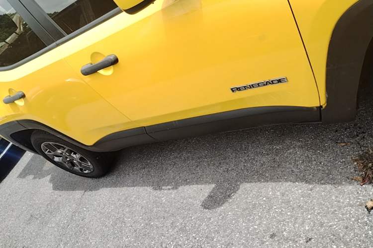 Used Jeep Renegade 2017 180T Automatic Kinetic Edition+ Right Side Sill