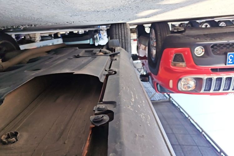 Used Jeep Renegade 2017 180T Automatic High-Energy Version Right Side Sill