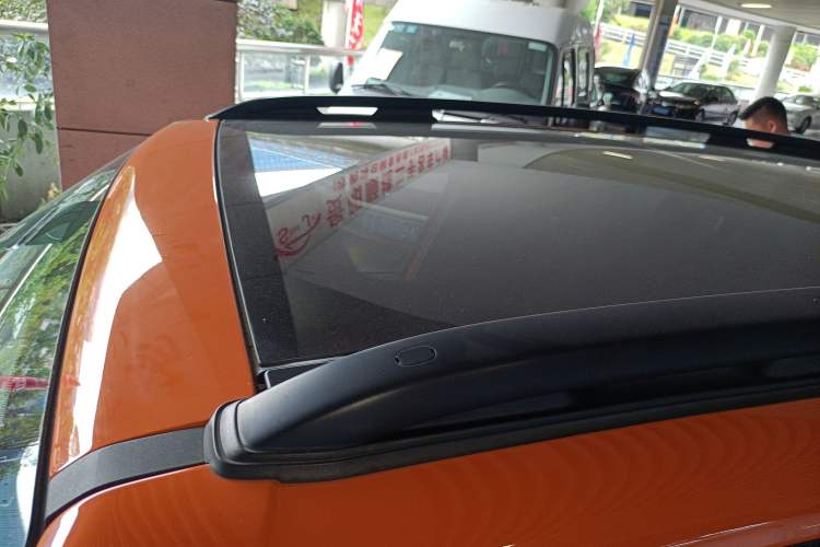 Used Jeep Renegade 2017 180T Automatic High-Energy Version Roof