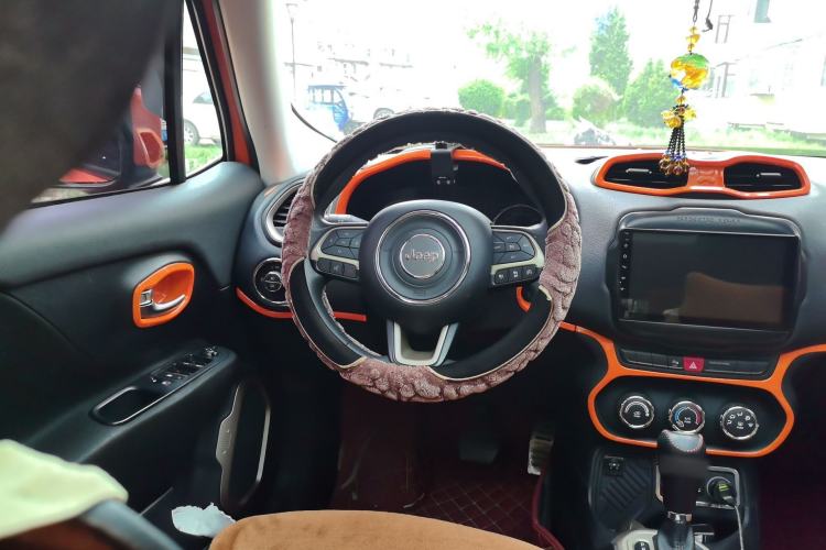 Used Jeep Renegade 2017 180T Automatic High-Energy Version Steering Wheel