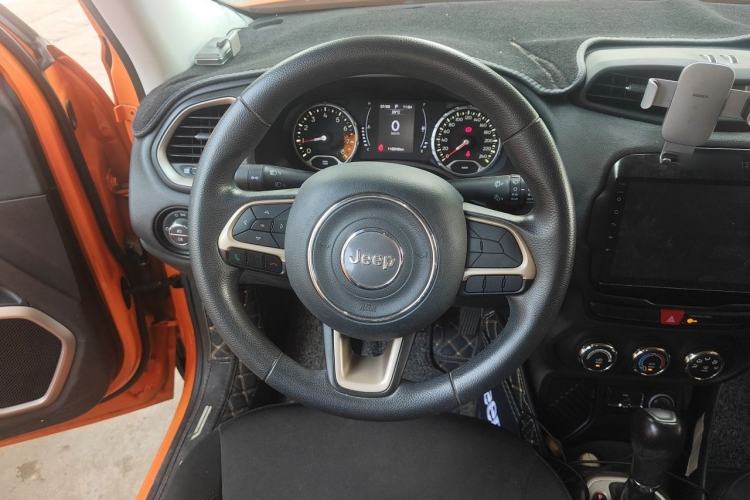 Used Jeep Renegade 2017 180T Automatic Kinetic Edition+ Steering Wheel