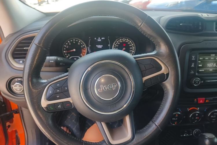 Used Jeep Renegade 2017 180T Automatic Jingneng Edition Steering Wheel