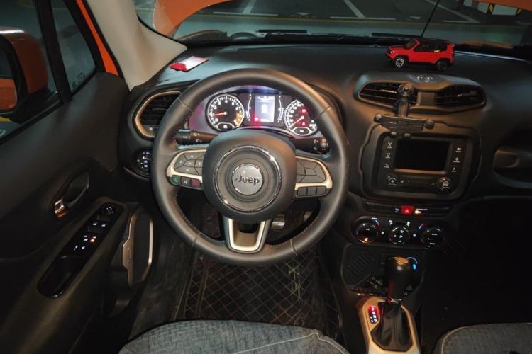 Used Jeep Renegade 2017 180T Automatic Jingneng Edition Steering Wheel