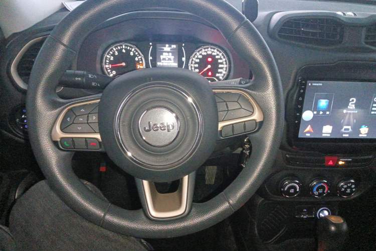 Used Jeep Renegade 2017 180T Automatic Kinetic Edition+ Steering Wheel