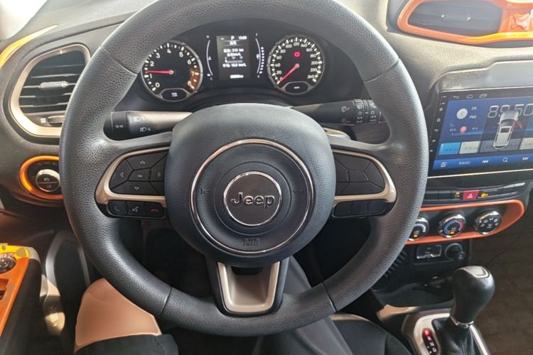 Used Jeep Renegade 2017 180T Automatic High-Energy Version Steering Wheel
