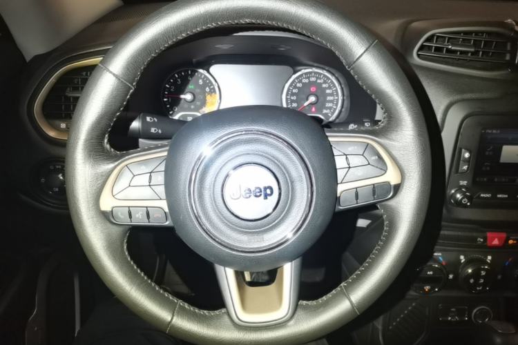 Used Jeep Renegade 2017 180T Automatic Smart Version Steering Wheel