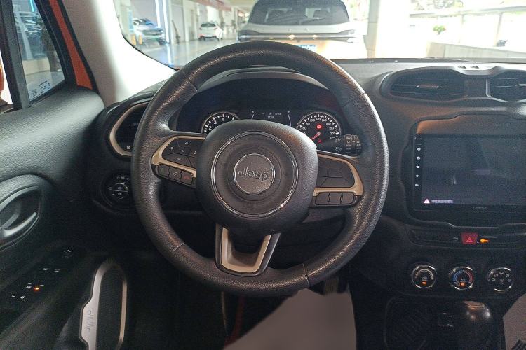 Used Jeep Renegade 2017 180T Automatic High-Energy Version Steering Wheel