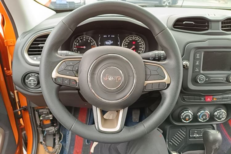 Used Jeep Renegade 2017 180T Automatic High-Energy Version Steering Wheel