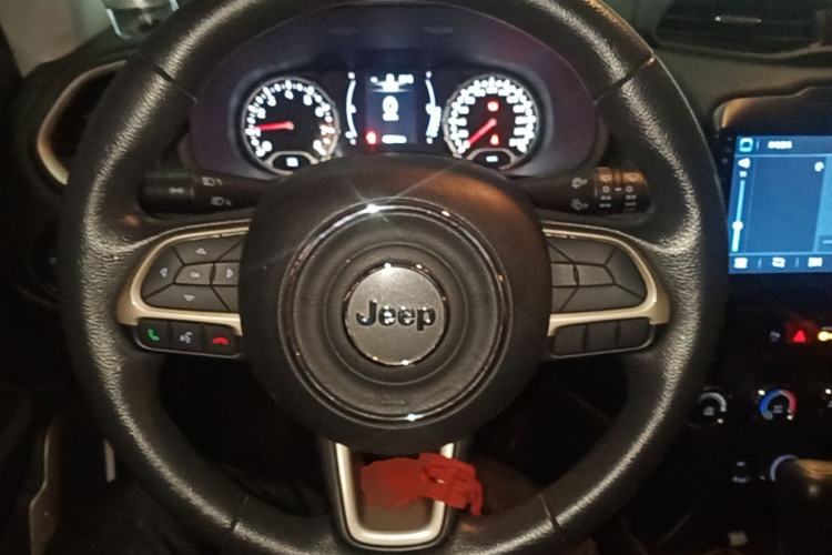 Used Jeep Renegade 2017 180T Automatic High-Energy Version Steering Wheel