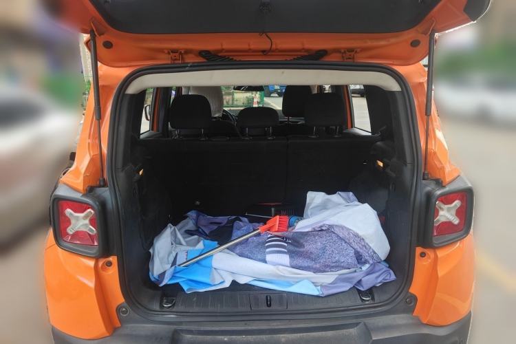 Used Jeep Renegade 2017 180T Automatic Kinetic Edition+ Trunk