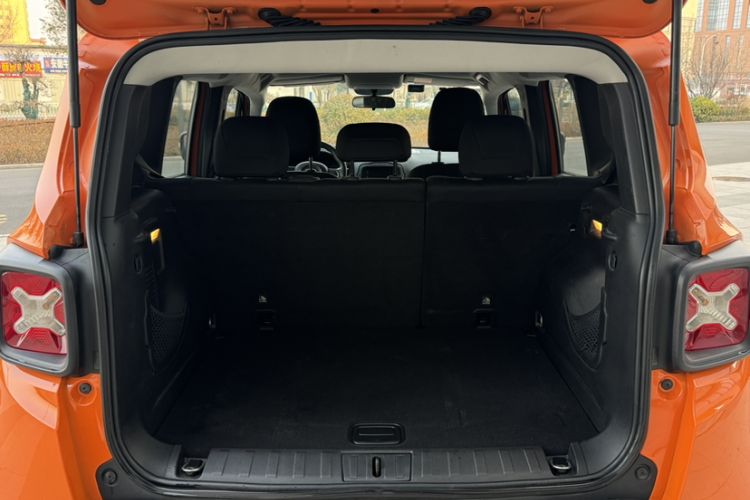 Used Jeep Renegade 2017 180T Manual Kinetic Edition Trunk