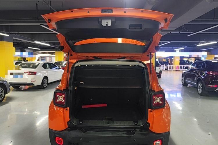 Used Jeep Renegade 2017 180T Automatic Jingneng Edition Trunk
