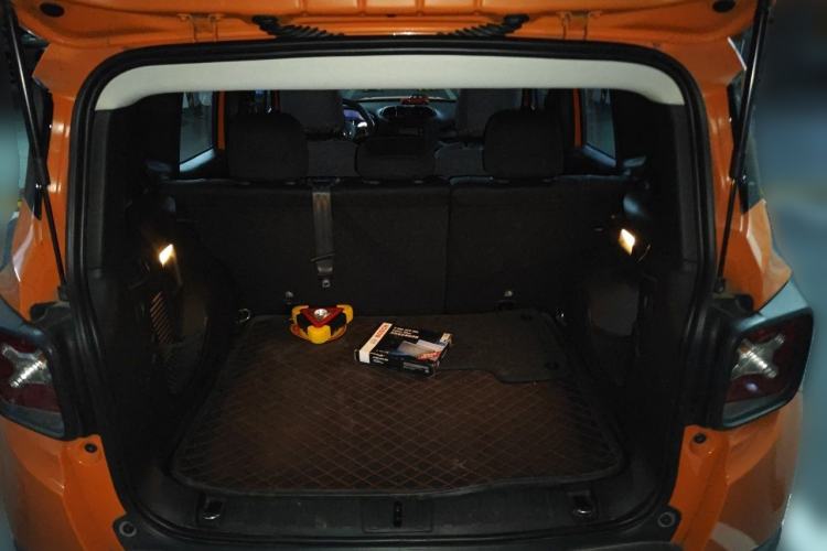 Used Jeep Renegade 2017 180T Automatic Jingneng Edition Trunk