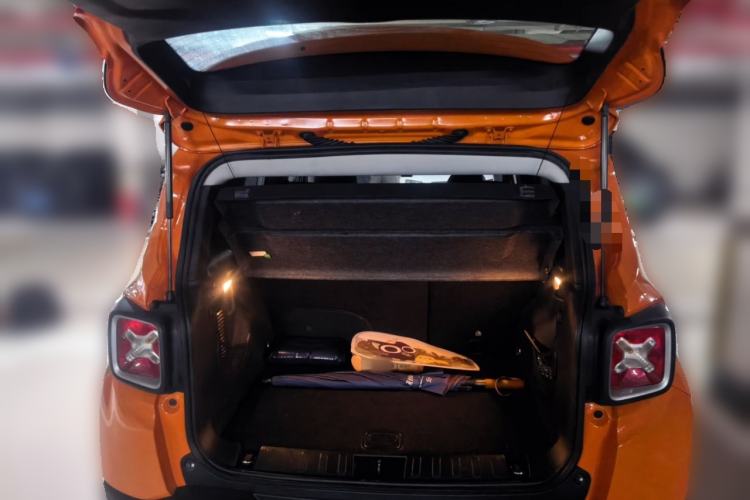 Used Jeep Renegade 2017 180T Automatic Smart Version Trunk