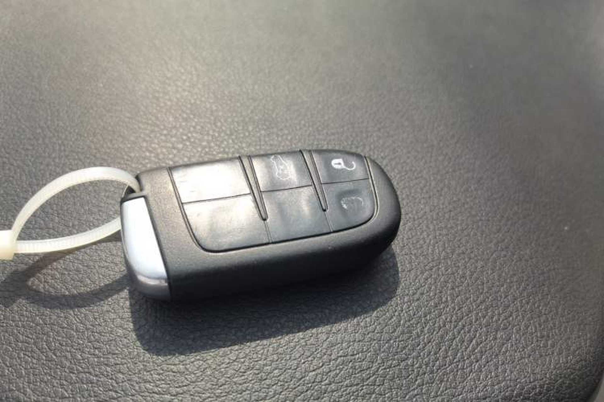Used Jeep Renegade 2017 180TS Automatic Four-Wheel Drive Superior Edition Vehicle Key