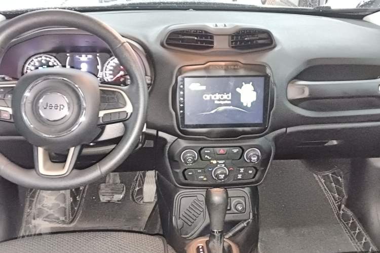 Used Jeep Renegade 2018 Connected Large Screen Version 180T Automatic High-Energy Edition Audio And AC Panel