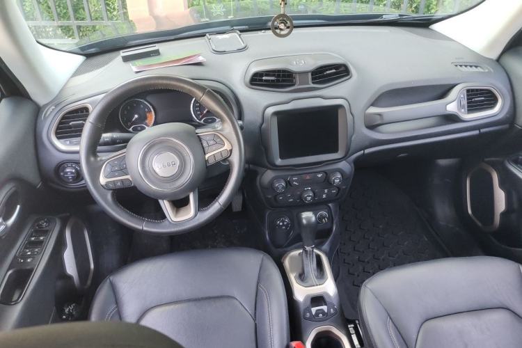 Used Jeep Renegade 2018 Connected Large Screen Version 180TS Automatic Four-Wheel Drive All-Terrain Version Center Console