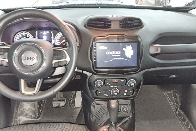Used Jeep Renegade 2018 Connected Large Screen Version 180T Automatic High-Energy Edition Center Console
