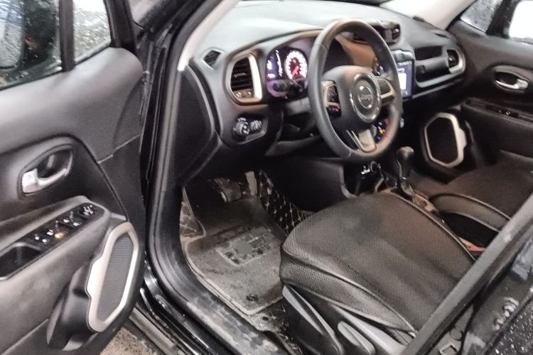 Used Jeep Renegade 2018 Connected Large Screen Version 180T Automatic High-Energy Edition Driver Seat