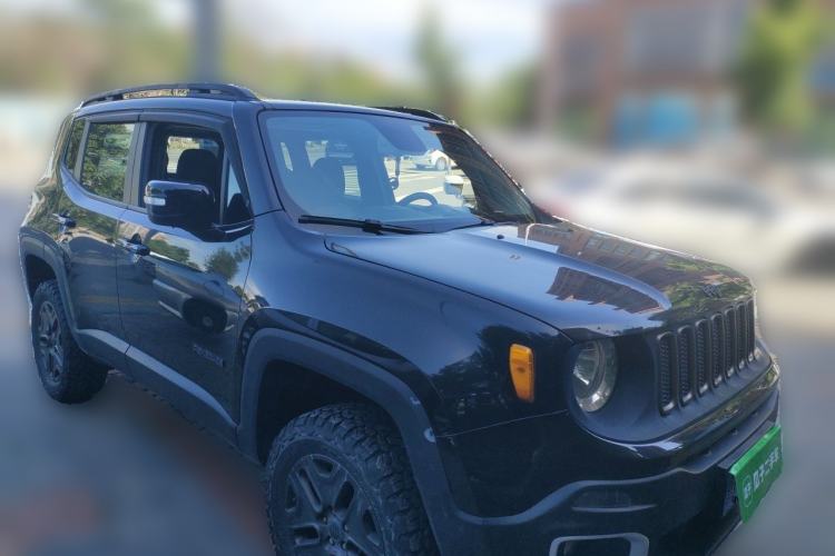 Used Jeep Renegade 2018 Connected Large Screen Version 180TS Automatic Four-Wheel Drive All-Terrain Version Front Right 45 Deg