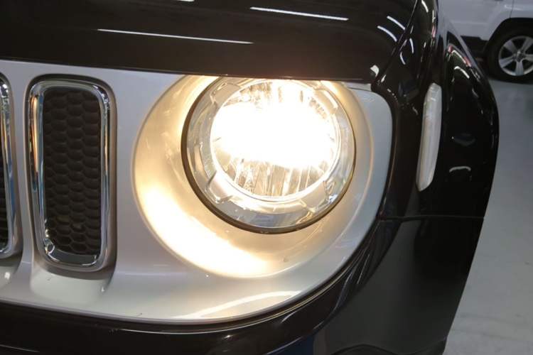 Used Jeep Renegade 2018 Connected Large Screen Version 180TS Automatic Four-Wheel Drive All-Terrain Version Left Front Headlight