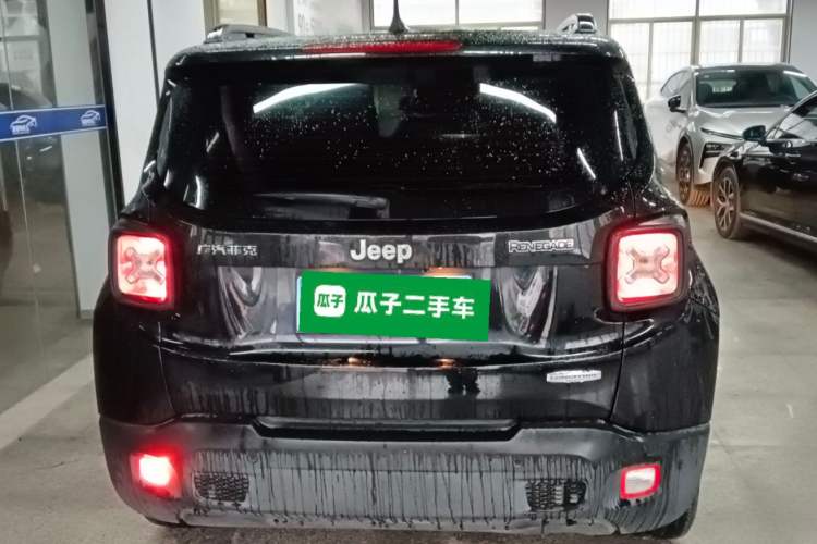 Used Jeep Renegade 2018 Connected Large Screen Version 180T Automatic High-Energy Edition Rear