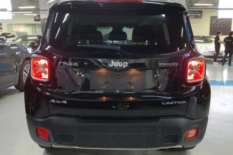 Used Jeep Renegade 2018 Connected Large Screen Version 180TS Automatic Four-Wheel Drive All-Terrain Version Rear
