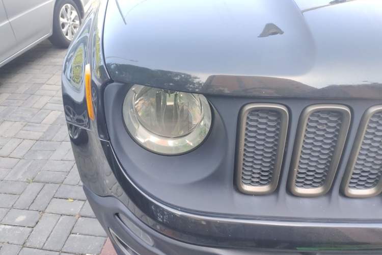 Used Jeep Renegade 2018 Connected Large Screen Version 180TS Automatic Four-Wheel Drive All-Terrain Version Right Front Headlight