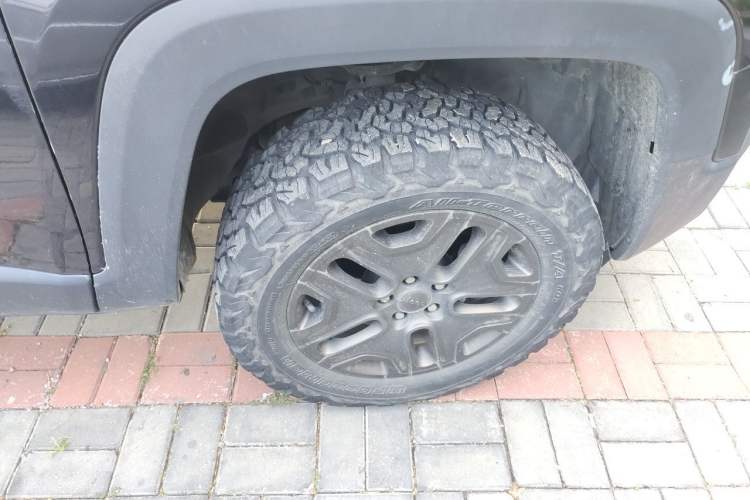 Used Jeep Renegade 2018 Connected Large Screen Version 180TS Automatic Four-Wheel Drive All-Terrain Version Right Front Wheel Hub
